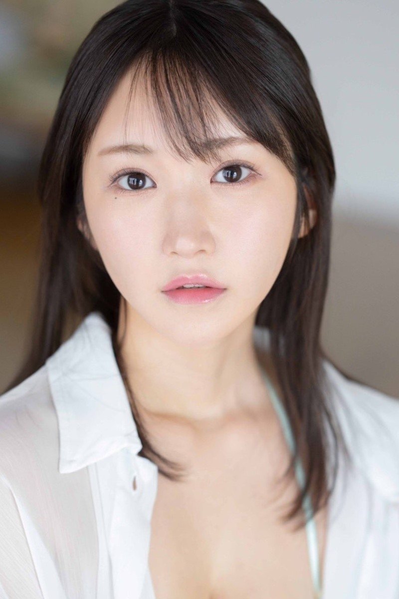 依本诗织 (依本しおり,Shiori Yorimoto)