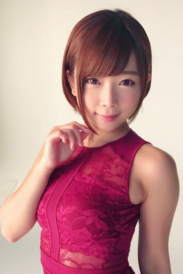 纱仓真菜 (紗倉まな,Mana Sakura)