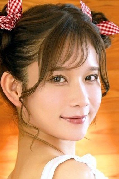 桃園怜奈 (Rena Momozono)