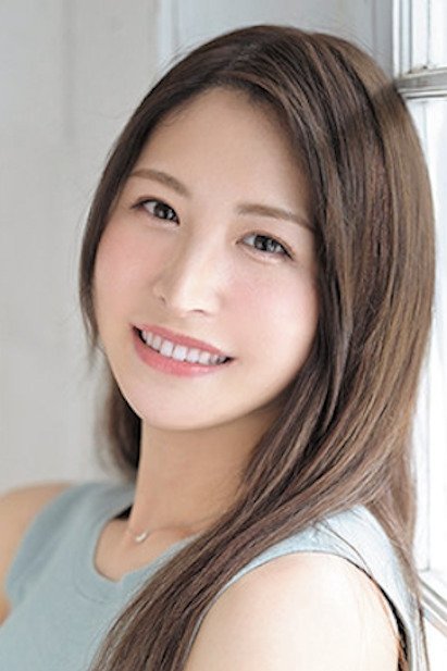 神菜美舞 (神菜美まい,Mai Kanami)