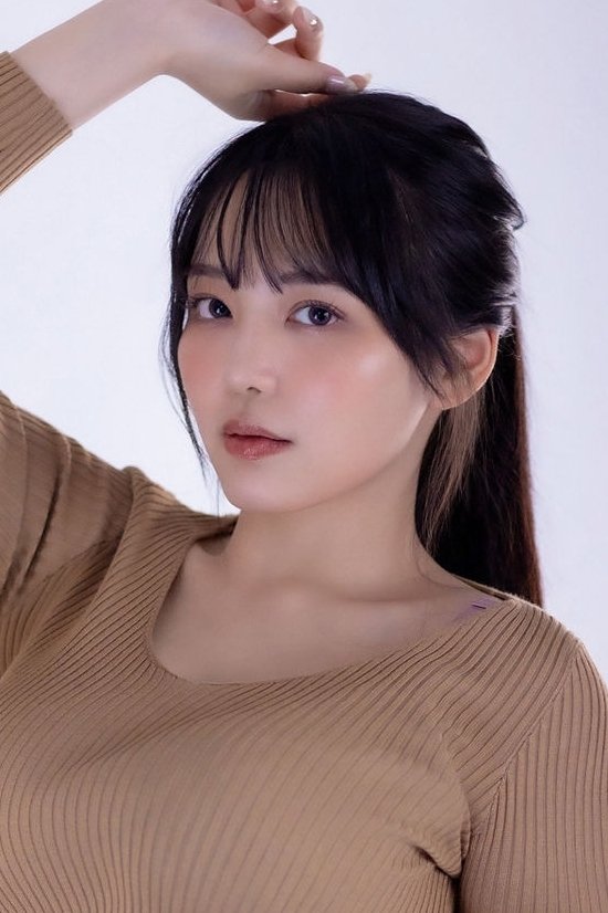 恋渕桃奈 (恋渕ももな,Momona Koibuchi)