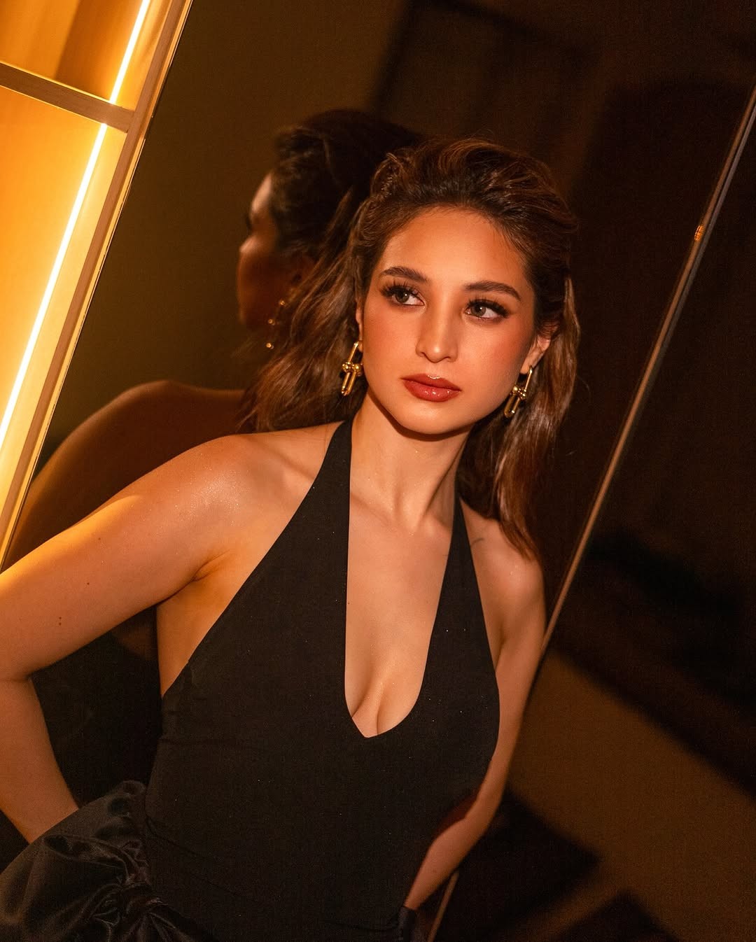 科琳·加西亚-克劳福德 (Coleen Garcia-Crawford)
