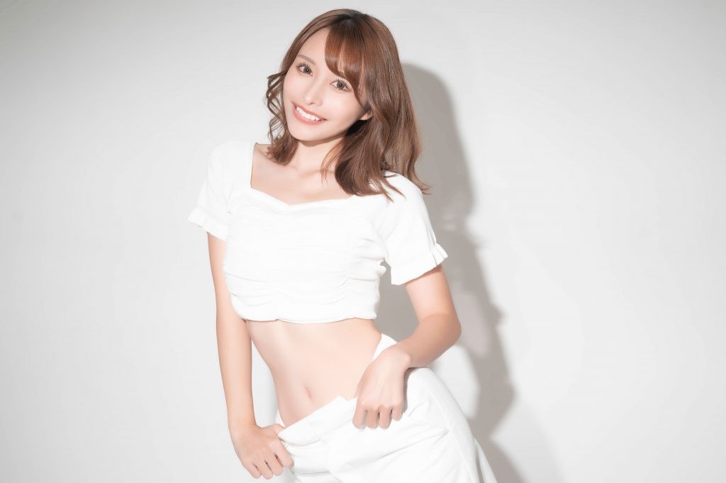 伊藤舞雪 (Ito Mayuki)