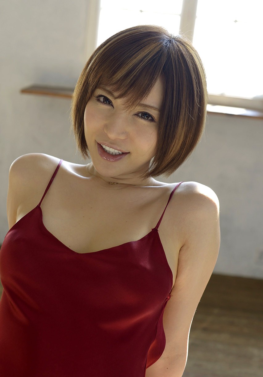里美尤利娅 (小泉彩,Koizumi Aya)