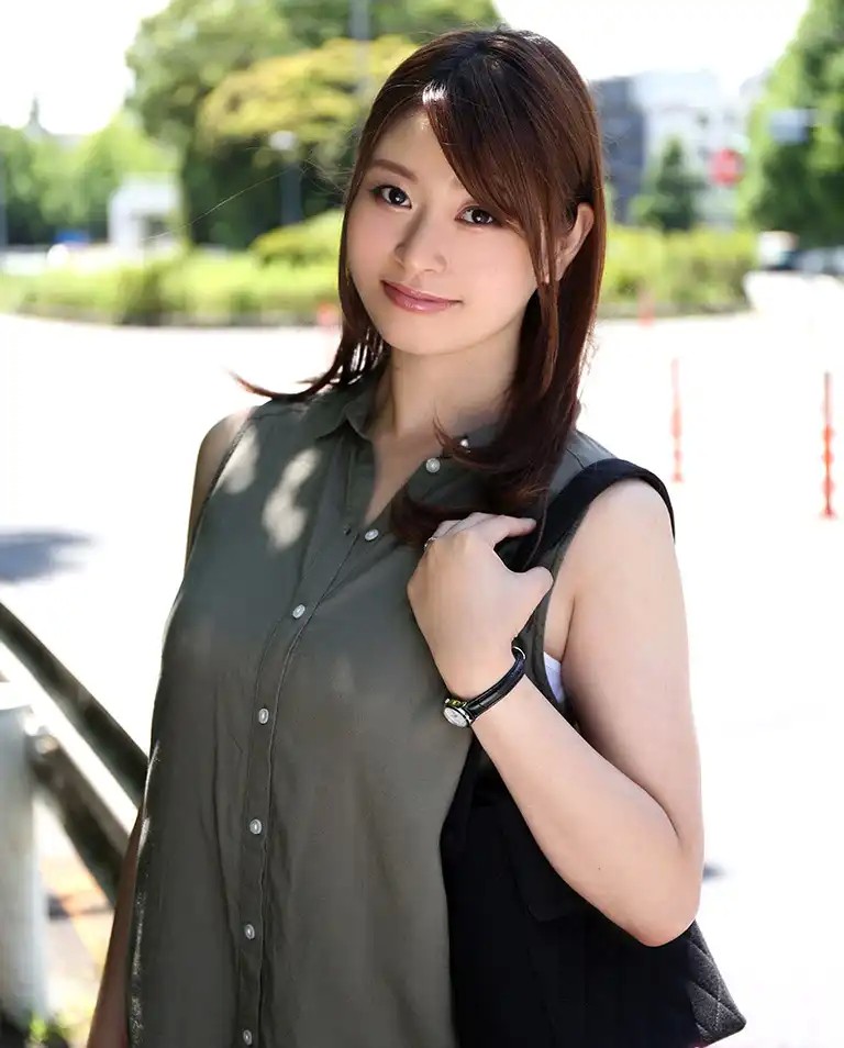 葵百合香 (Aoi Yurika)