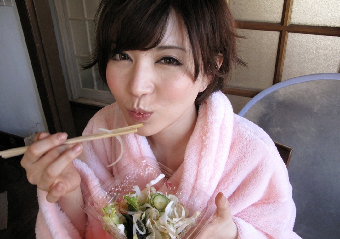 里美尤利娅 (小泉彩,Koizumi Aya)
