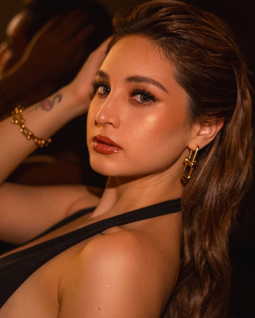 科琳·加西亚-克劳福德 (Coleen Garcia-Crawford)