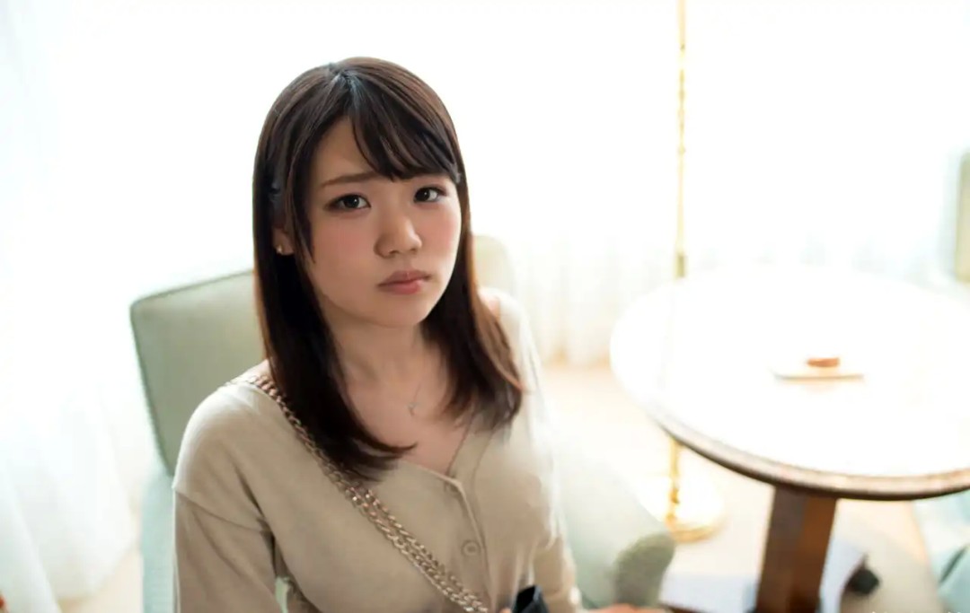 持田栞里 (Mochida Shiori)