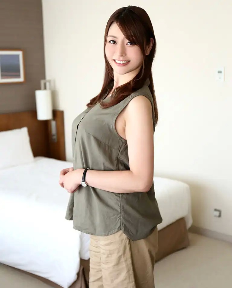 葵百合香 (Aoi Yurika)