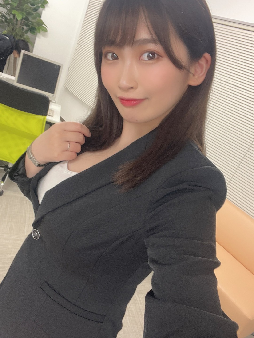 美园和花 (美園和花,Misono Waka)
