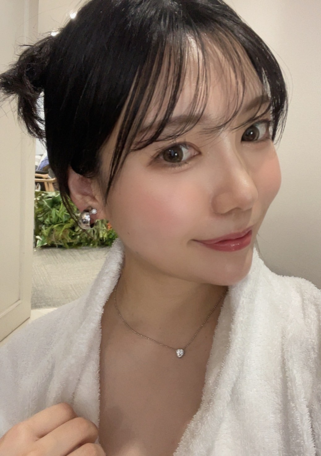 美河奈央 (美河ナオ,Mikawa Nao)