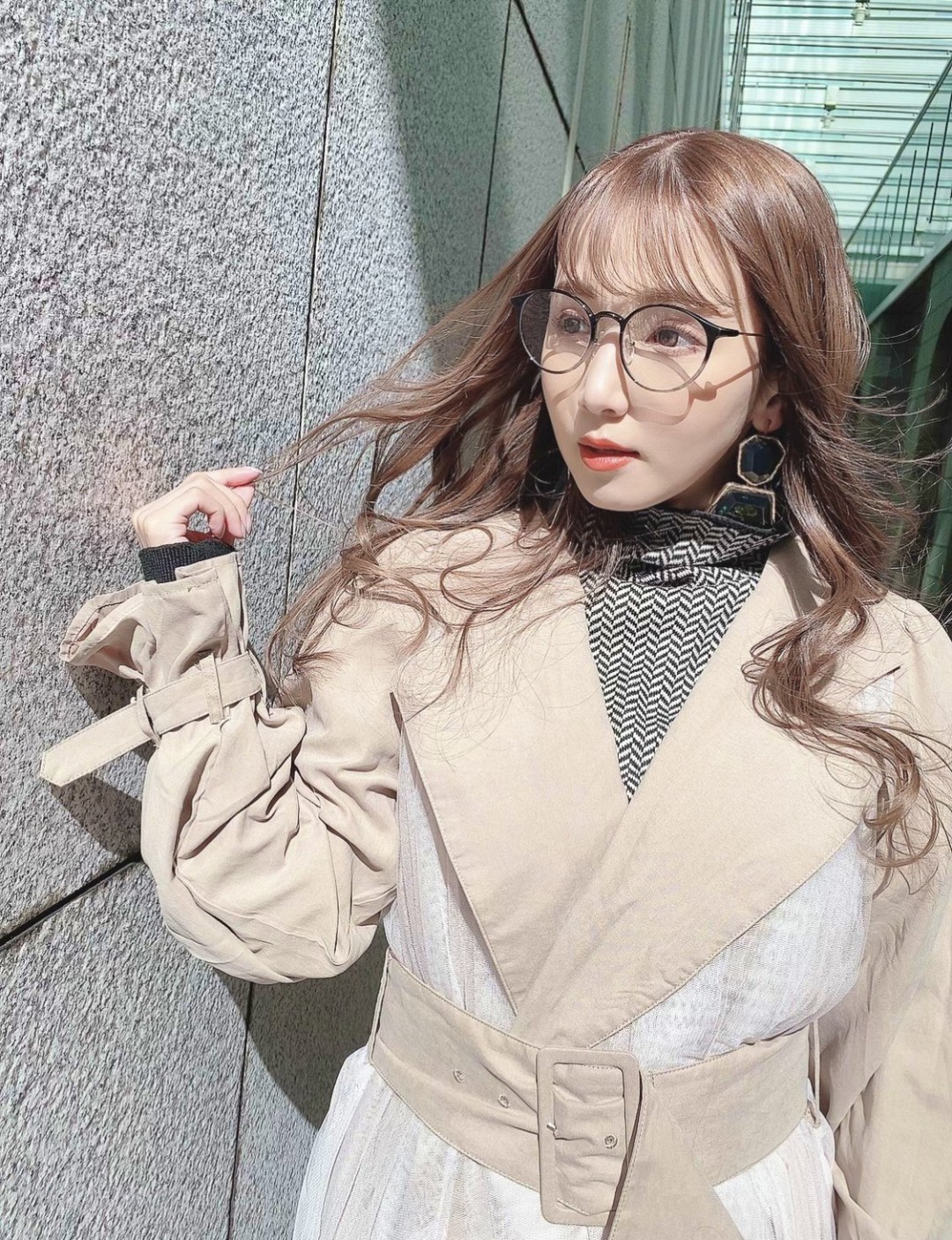 友田彩也香 (Tomoda Ayaka)
