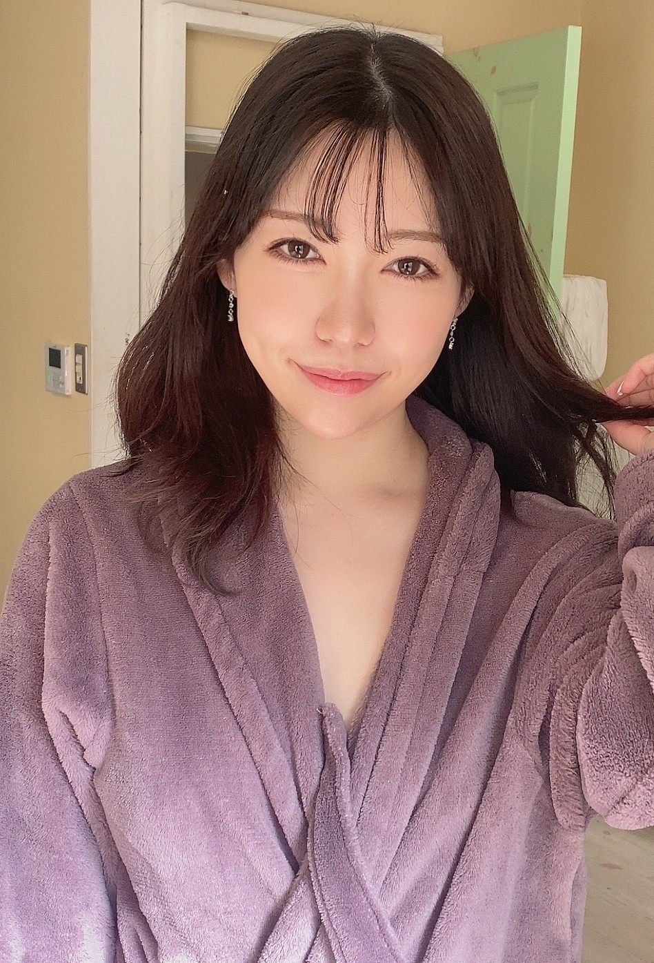 美河奈央 (美河ナオ,Mikawa Nao)
