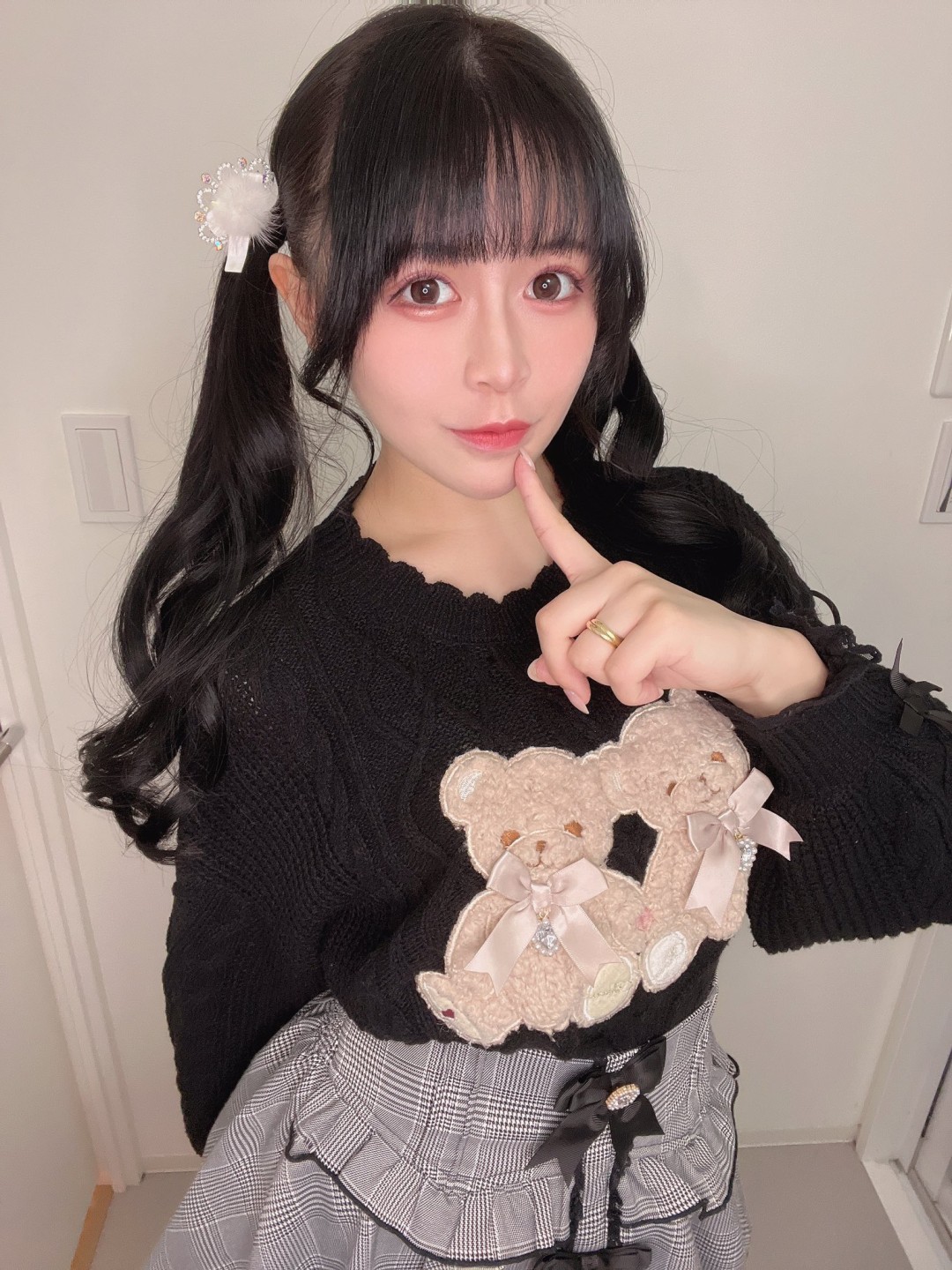 白浜美羽 (Miu Shirahama)