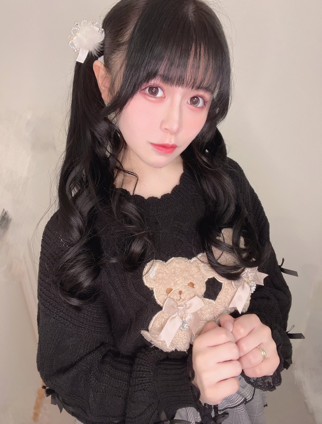 白浜美羽 (Miu Shirahama)