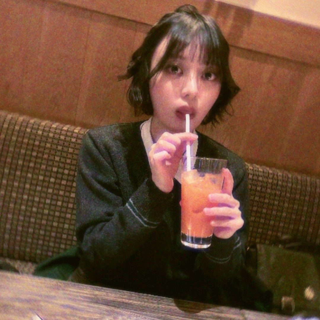 萌奈美铃 (もなみ鈴,Monami Suzu)