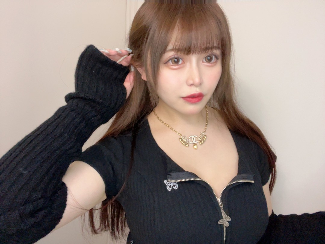 白浜美羽 (Miu Shirahama)