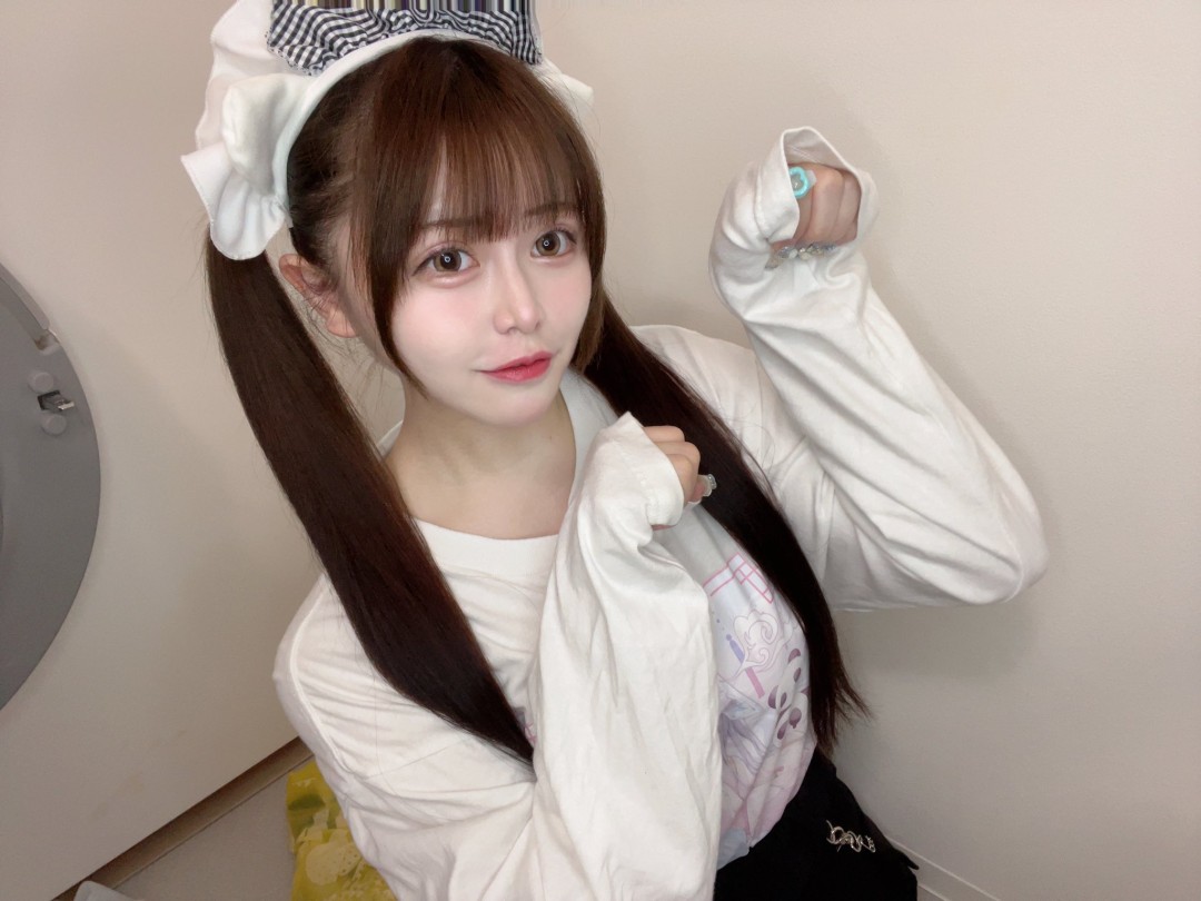 白浜美羽 (Miu Shirahama)