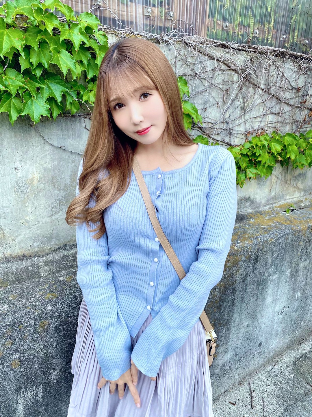 友田彩也香 (Tomoda Ayaka)
