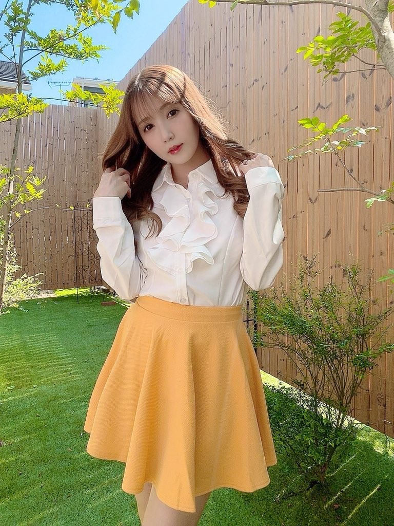 友田彩也香 (Tomoda Ayaka)