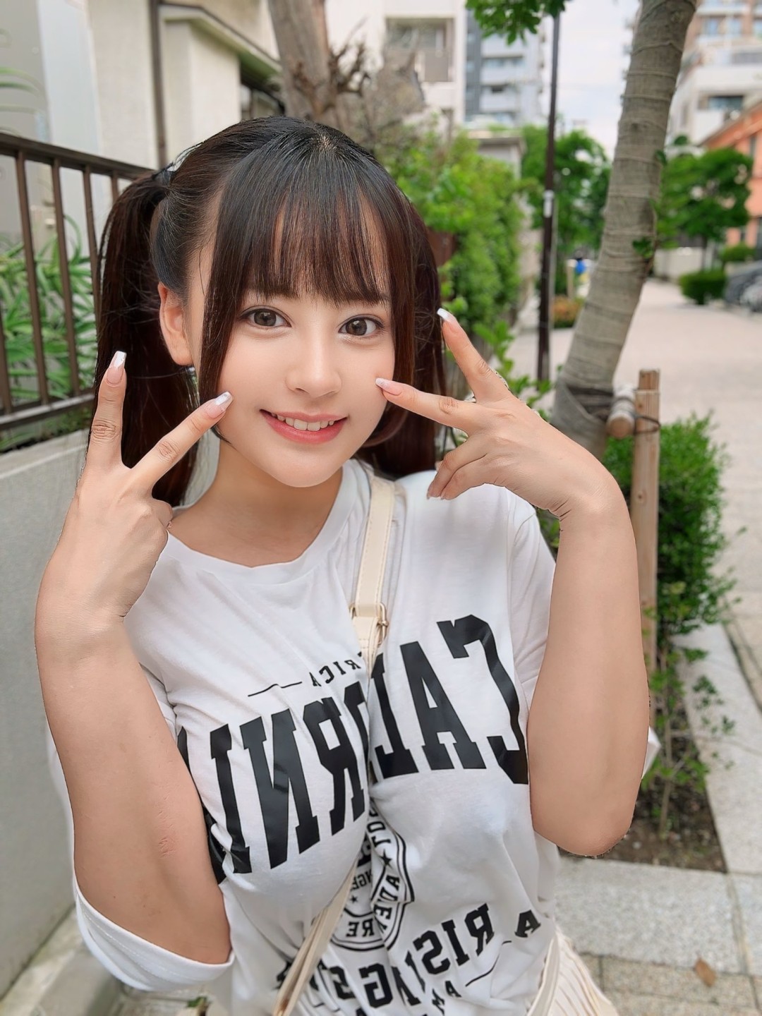 夕美紫苑 (夕美しおん,Yumi Shion)