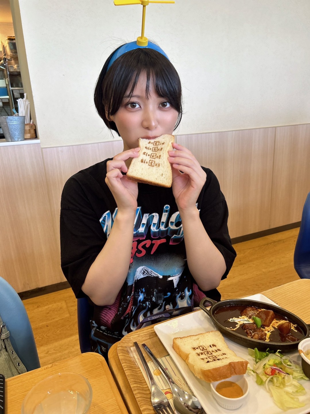萌奈美铃 (もなみ鈴,Monami Suzu)
