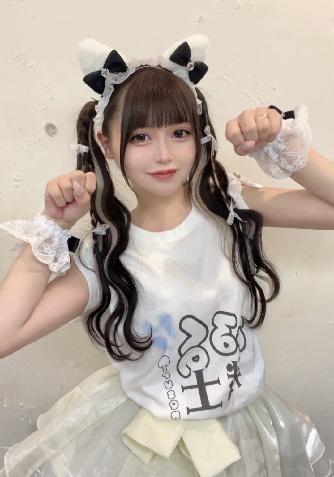 白浜美羽 (Miu Shirahama)