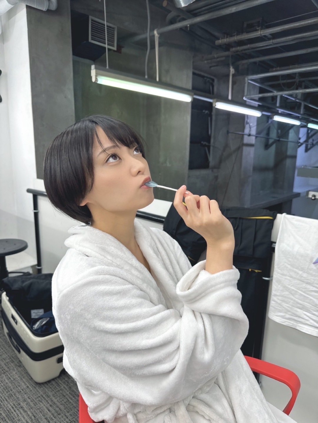 萌奈美铃 (もなみ鈴,Monami Suzu)