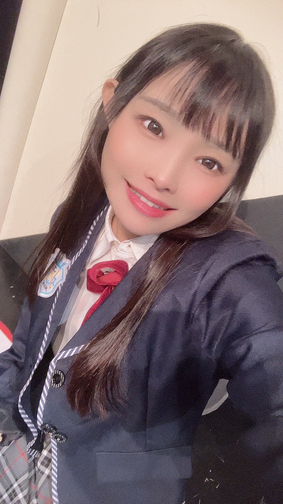 初芽里奈 (Hatsume Rina)