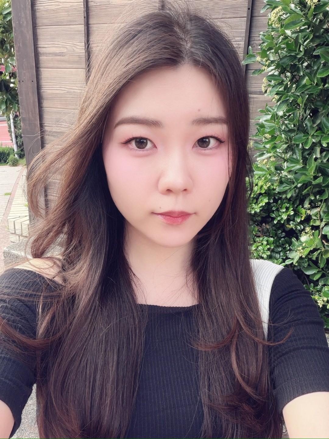 桃濑理央 (桃瀬理央,Momose Rio)