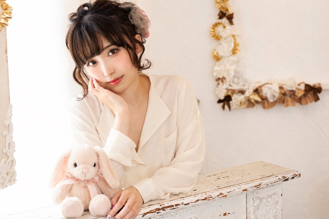 里美百音 (Satomi Mone)