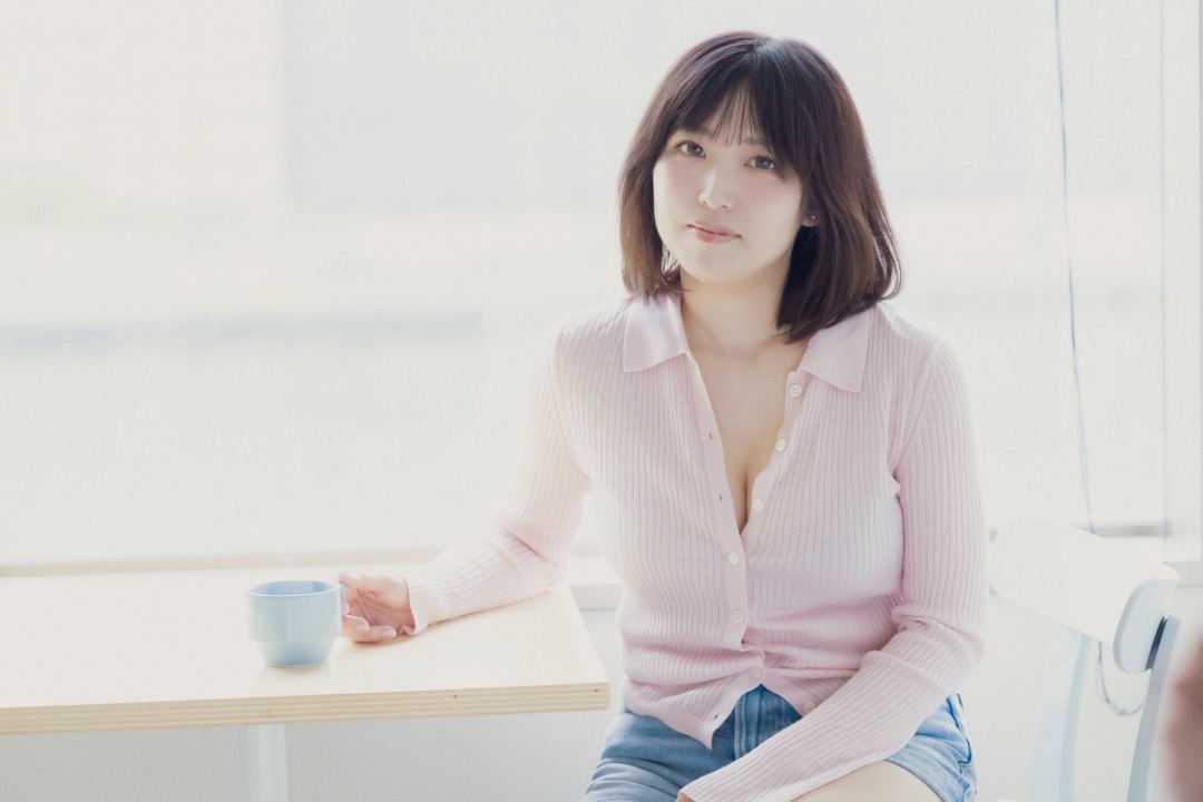 里美百音 (Satomi Mone)