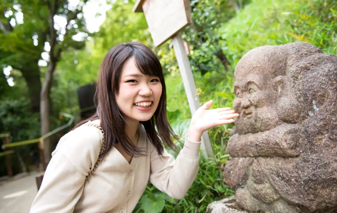 持田栞里 (Mochida Shiori)
