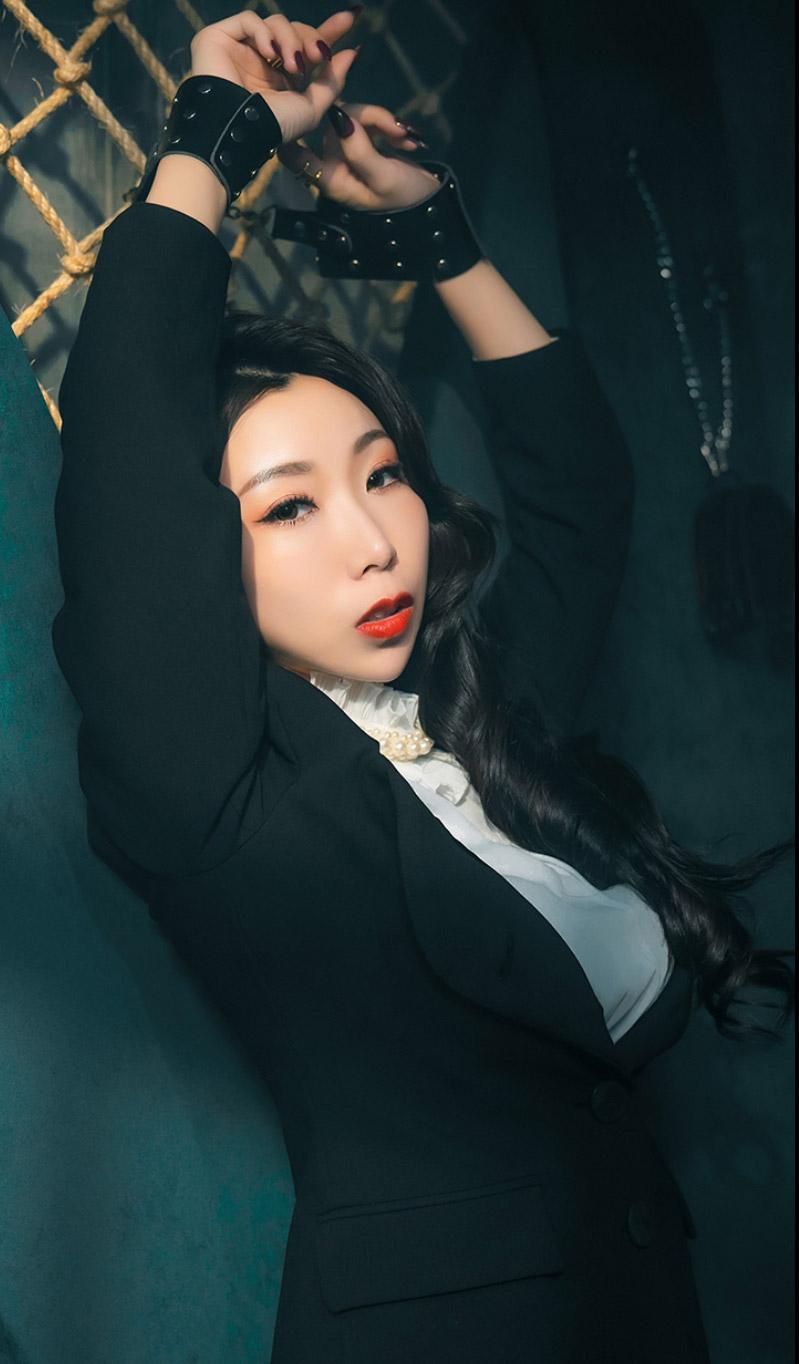 夏晴子 (XiaQingZi)