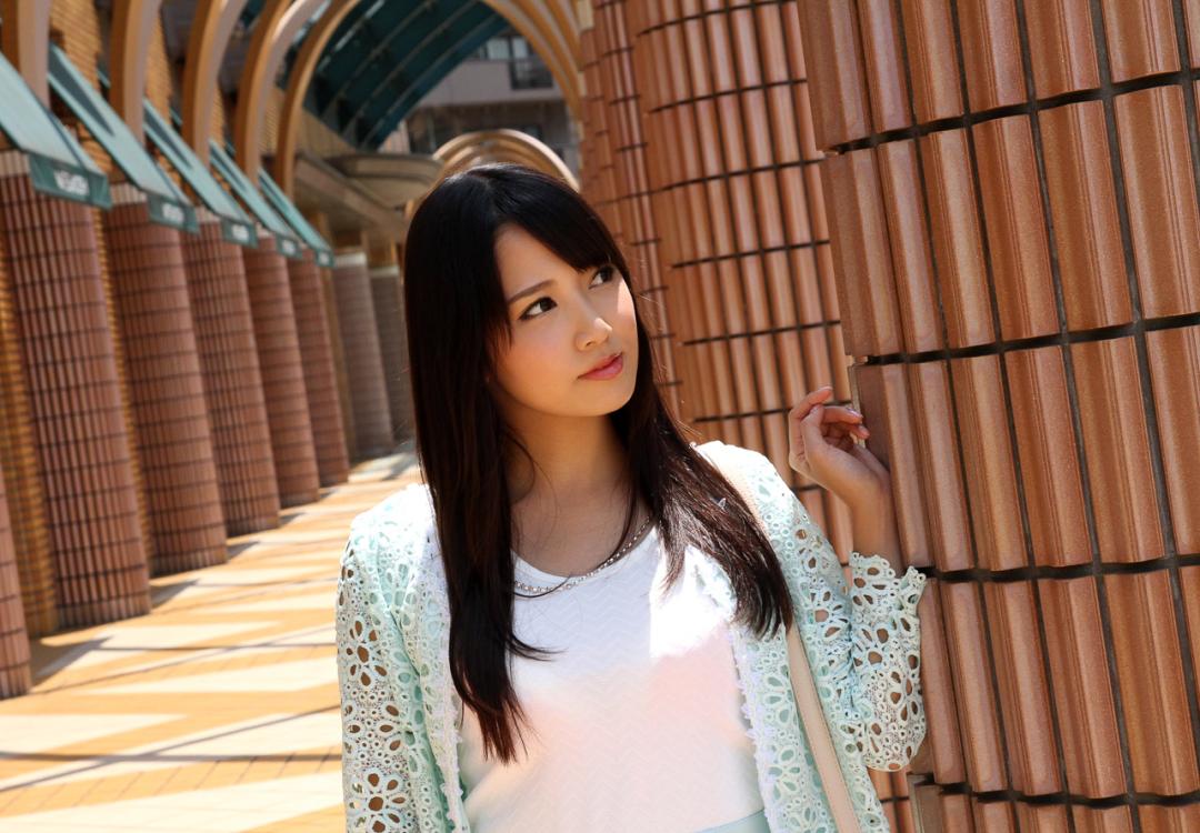 友田彩也香 (Tomoda Ayaka)