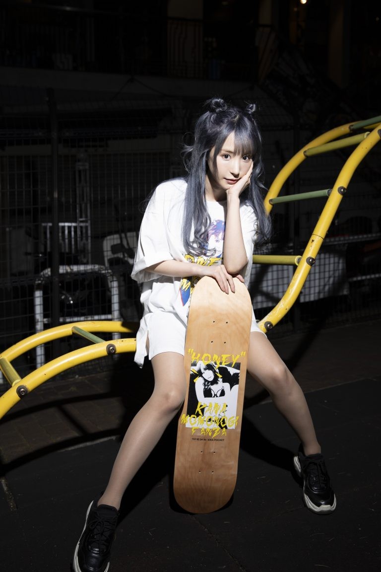 桃乃木香奈 (桃乃木かな,Kana Momonogi)