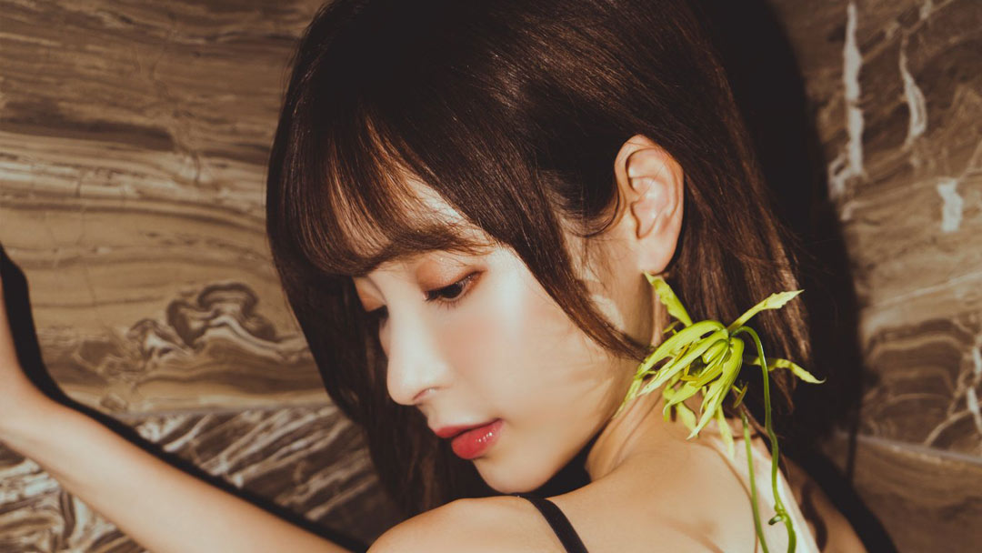 桃乃木香奈 (桃乃木かな,Kana Momonogi)