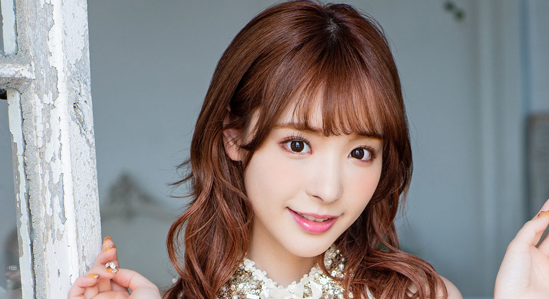 桃乃木香奈 (桃乃木かな,Kana Momonogi)
