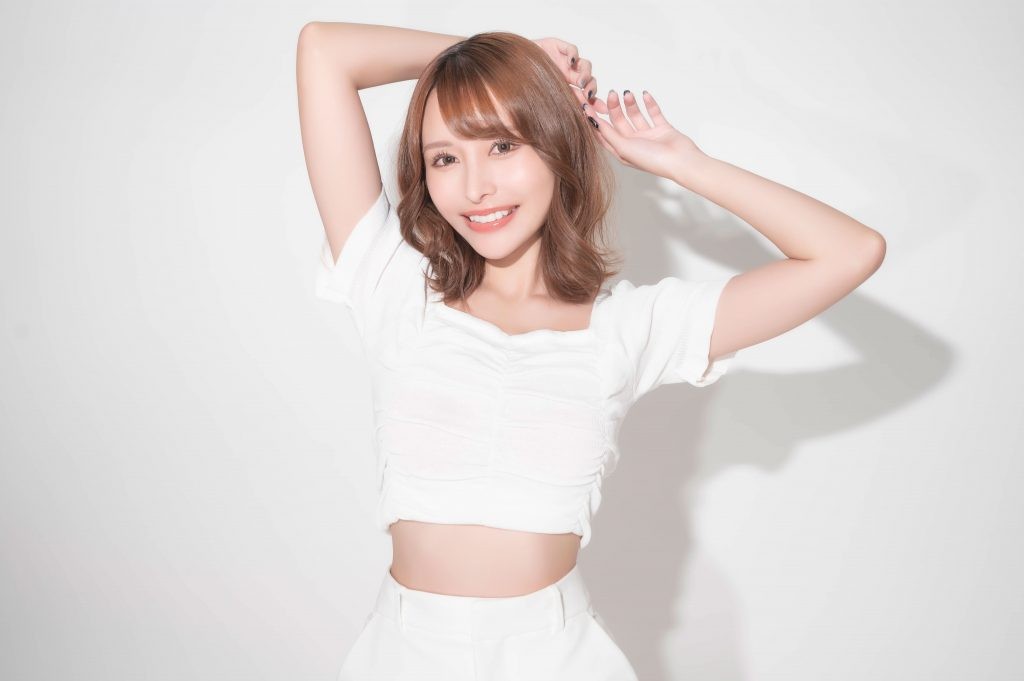 伊藤舞雪 (Ito Mayuki)